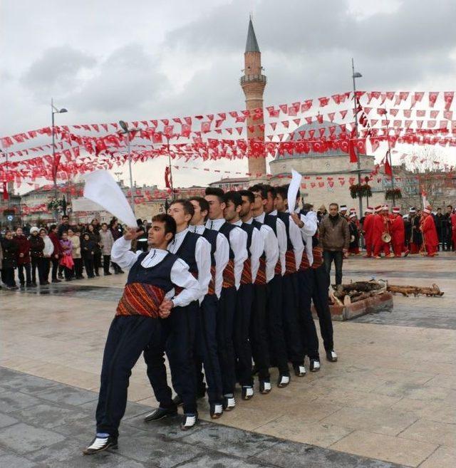 Sivas’ta Baharın Müjdesi ‘nevruz Bayramı’ Soğuk Ve Hafif Kar Yağışlı Havada Kutlandı.