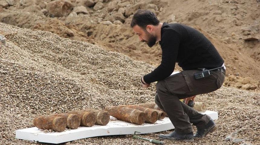 Toprağa G&ouml;m&uuml;l&uuml; Halde 10 Top Mermisi Bulundu