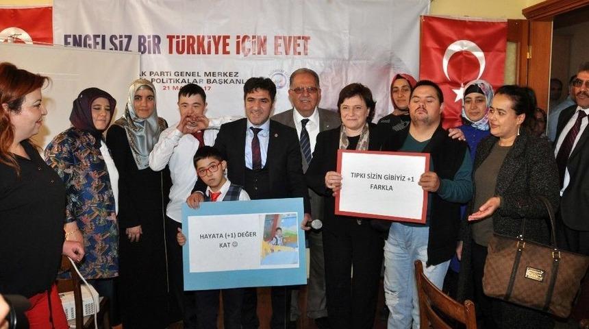 Ak Parti&rsquo;den Down Sendromlu &Ccedil;ocuklara Yemek