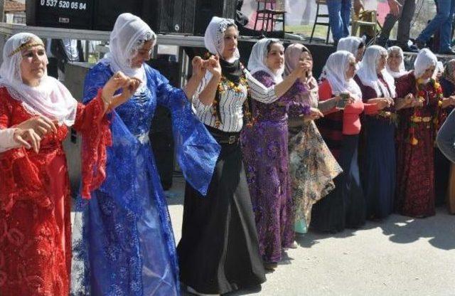 Denizli'de Nevruz Kutlandı