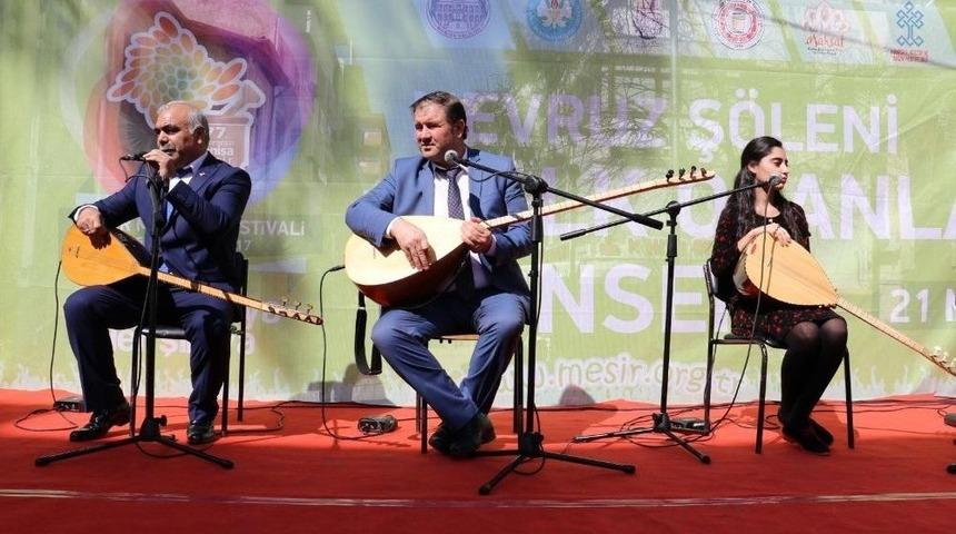 Halk Ozanları Nevruz&rsquo;a Renk Kattı