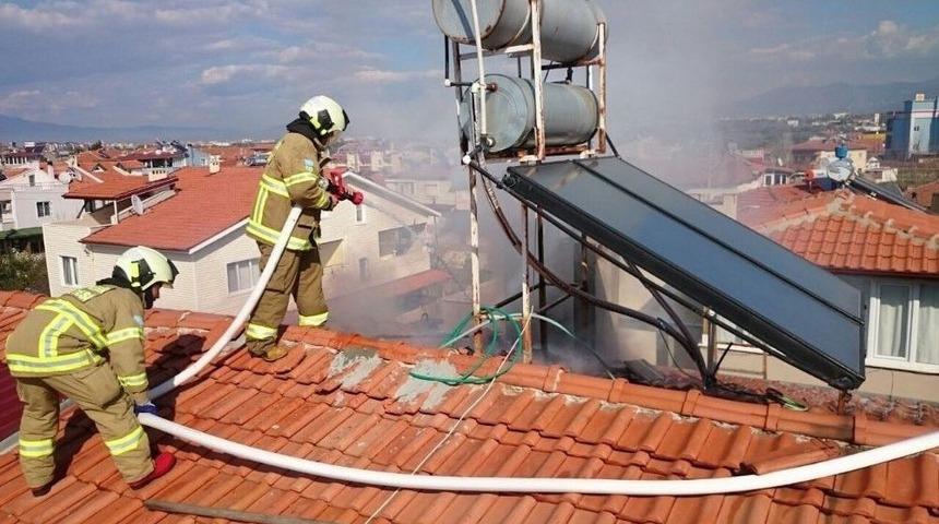 Burhaniye&rsquo;de Korkutan Baca Yangını