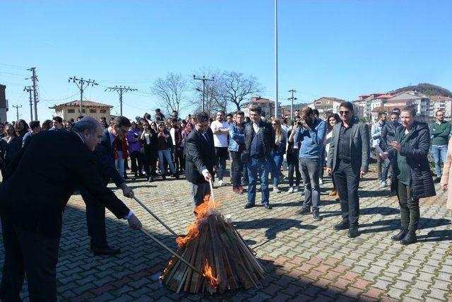 Kdz. Ereğli’de Üniversite Öğrencileri Baharın Gelişini Kutladı