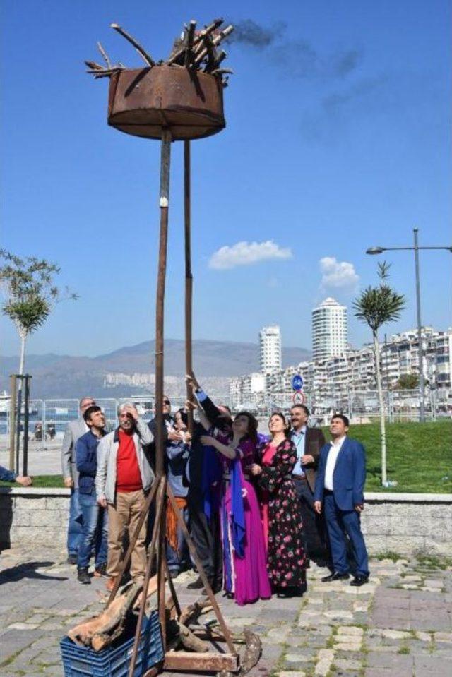 İzmir'deki Nevruz Gündoğdu'da Kutlandı