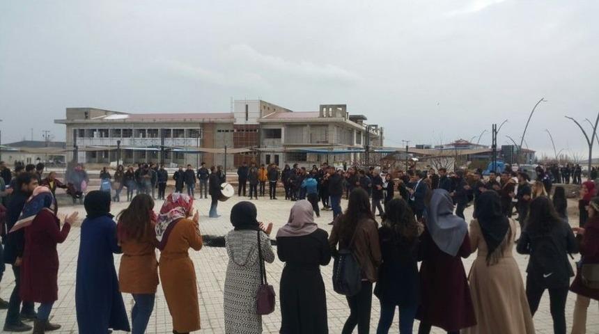 Yy&uuml;&rsquo;de Nevruz Bayramı Coşkusu