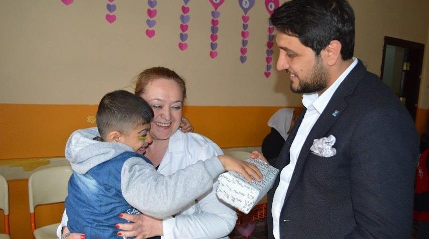 T&uuml;gva Şırnak Temsilcisi Som, Down Sendromlularla Bir Araya Geldi