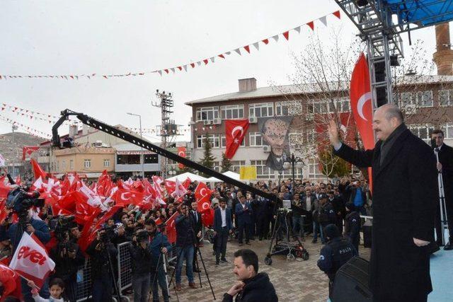 Bakan Soylu Eruh’ta Referandum Mitingine Katıldı