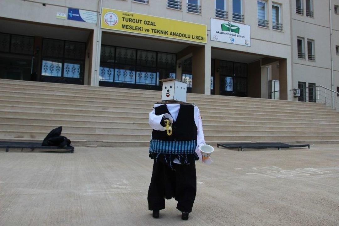 Şanlıurfalı &Ouml;ğrenci Tespih &Ccedil;ekip Kahve Ismarlayan Robot Tasarladı