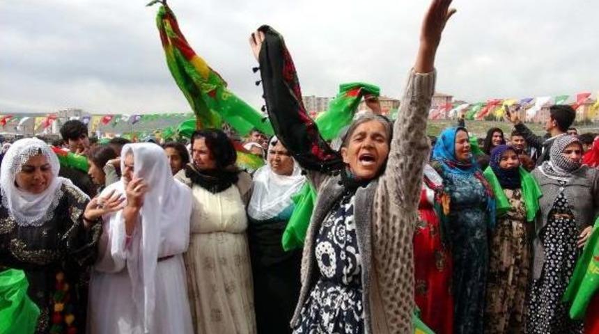 Pervin Buldan, Cizre'de Nevruz Etkinliği Konuştu: M&uuml;zakere S&uuml;recine Ihtiya&ccedil; Olduğu G&ouml;r&uuml;ld&uuml;