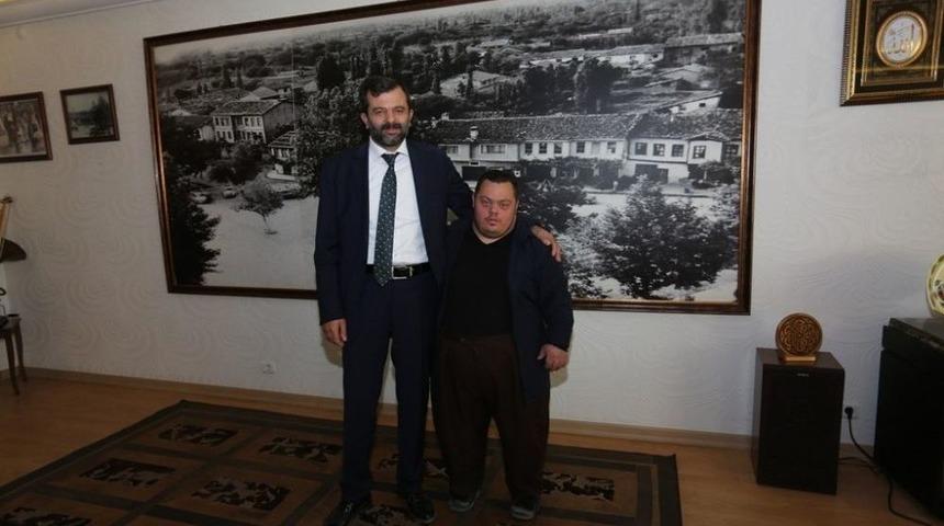 Başkandan Engellilere Jest