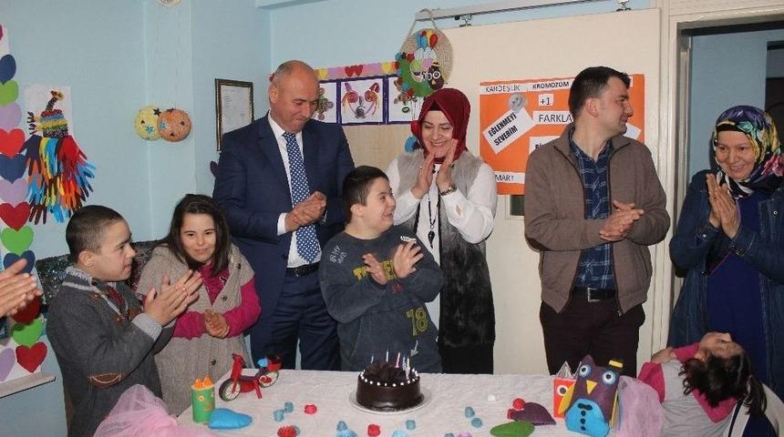 Başkan Togar Down Sendromluları Unutmadı