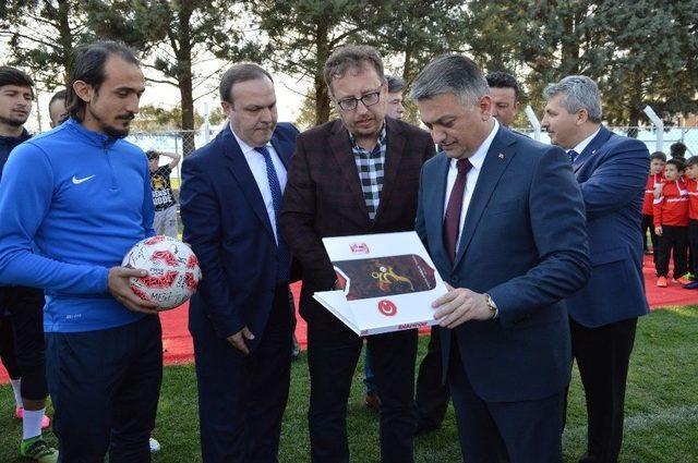 Vali Yazıcı Balıkesirspor’u Ziyaret Etti