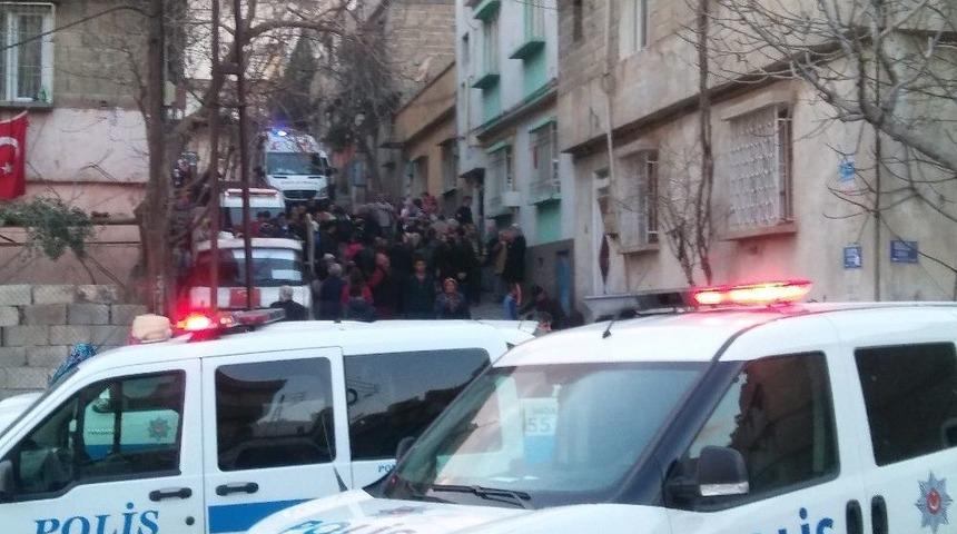 &Ccedil;&ouml;zemeye &Ccedil;alıştığı Salıncağın İpi Boğazına Dolandı