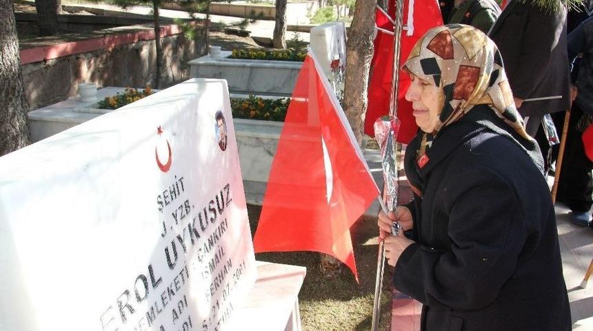 Yaşlılardan Şehitlere Vefa Ziyareti