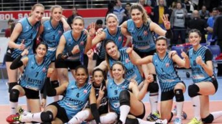 Pursaklar Voleybol İhtisas-Manisa B&uuml;y&uuml;kşehir Belediyespor: 3-1
