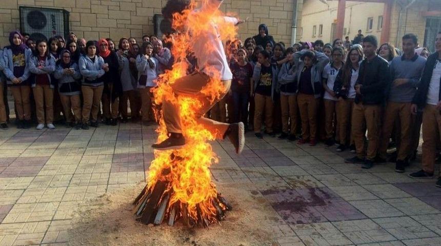 Nedim &Ouml;kmen Anadolu Lisesinde Nevruz Şenliği