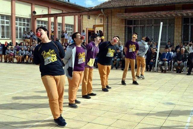 Nedim Ökmen Anadolu Lisesinde Nevruz Şenliği