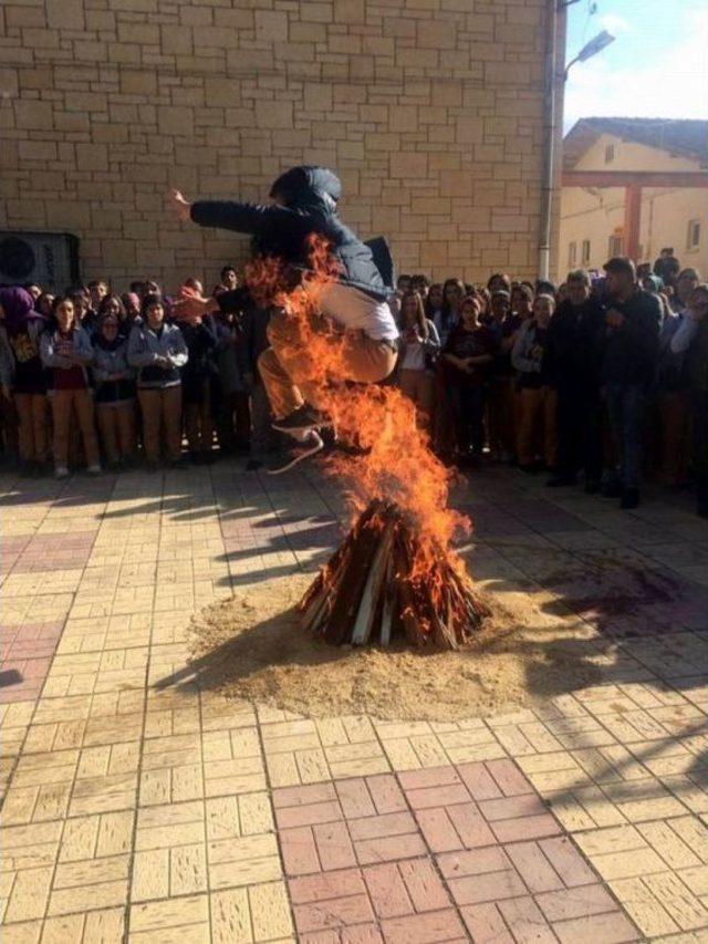 Nedim Ökmen Anadolu Lisesinde Nevruz Şenliği