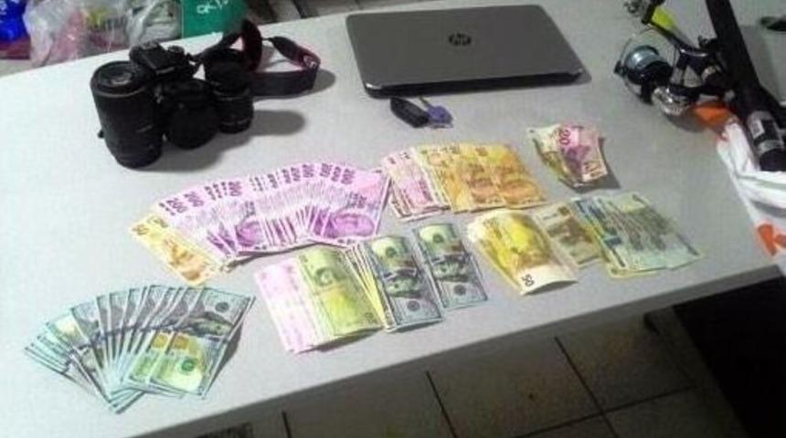 Sinyal Kesiciyle Otomobilden Para &Ccedil;alan Hırsızlar Yakalandı