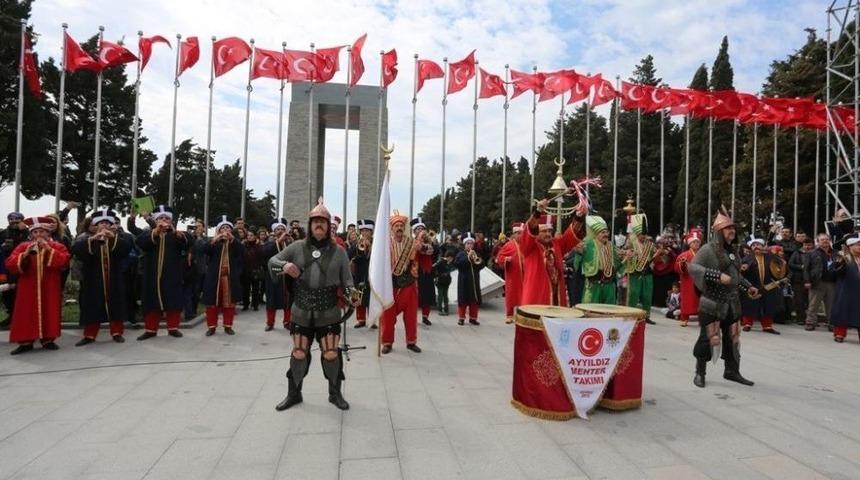 G&uuml;rsu Ayyıldız Mehteran Takımı Şehitler Abidesi&rsquo;ni İnletti