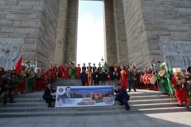 Gürsu Ayyıldız Mehteran Takımı Şehitler Abidesi’ni İnletti