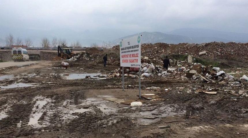 Soma&rsquo;daki Moloz Kirliliği B&uuml;y&uuml;kşehir Tarafından Temizlendi