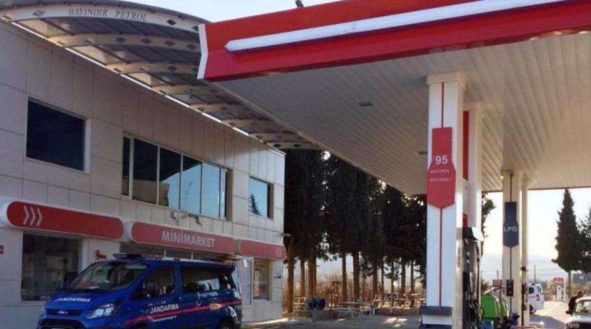 Besni&rsquo;de Petrol İstasyonundan Para &Ccedil;alan Hırsız Yakalandı