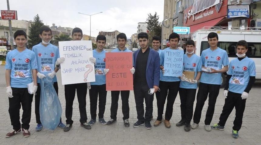 &Ouml;ğrenciler &Ccedil;&ouml;p Topladı