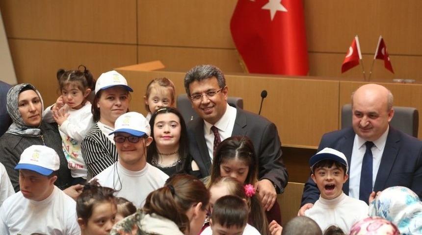 Başkan Karadeniz, Down Sendromlu &Ccedil;ocuklarla Biraraya Geldi