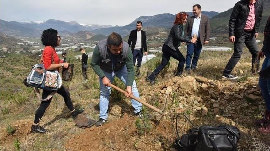 Anamur&rsquo;da Nevruz Ve Ormancılık G&uuml;n&uuml; Fidan Dikilerek Kutlandı