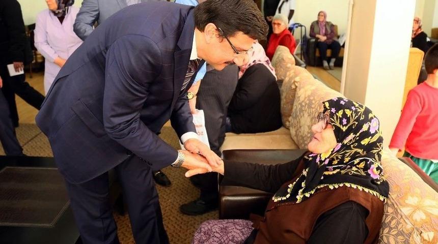 Başkan Ak&rsquo;tan G&uuml;ng&ouml;rm&uuml;ş B&uuml;y&uuml;klere Ziyaret