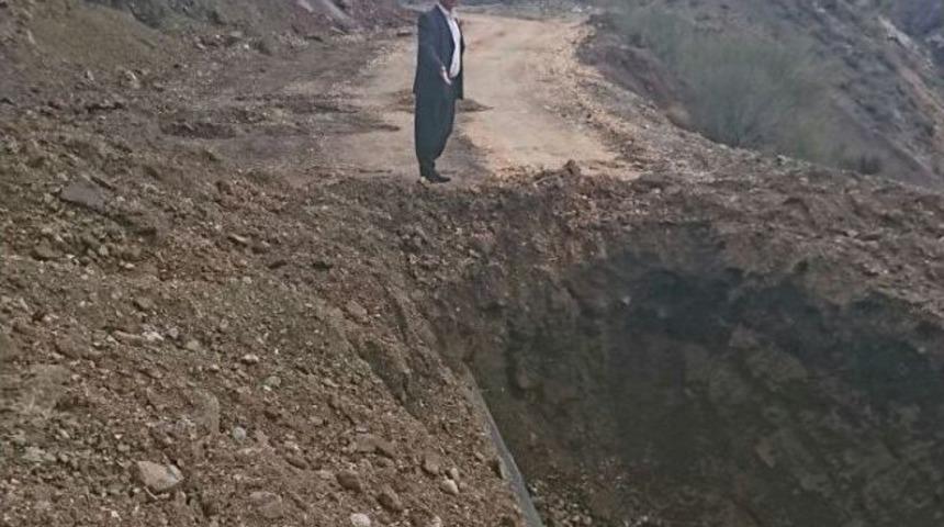 Kazı &Ccedil;alışması Yolu Ulaşıma Kapattı