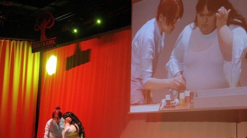 Down Sendromlu &Ccedil;ocuklar Tiyatro G&ouml;sterisi Sergiledi