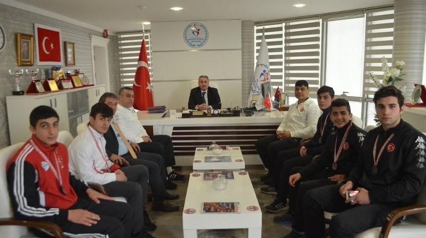 Başarılı Boks&ouml;rler &Ouml;d&uuml;llendirildi