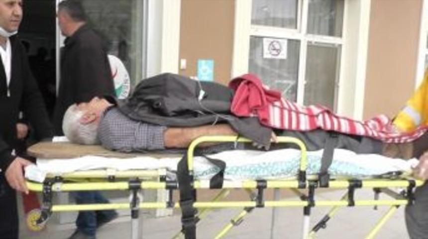 Demir Kapının Altında Kalan Kişi Yaralandı