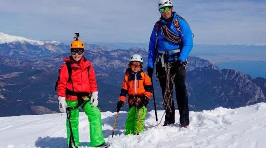 2 Oğluyla Zirveleri Keşfediyor