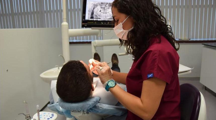 Diş Hekimi Elif Ezgi Kaynak Taşdemir: