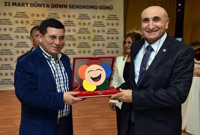 Tütüncü, Down Sendromlular Günü Etkinliğine Katıldı