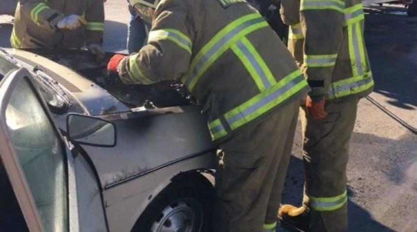 Bandırma&rsquo;da Ara&ccedil; Yangını