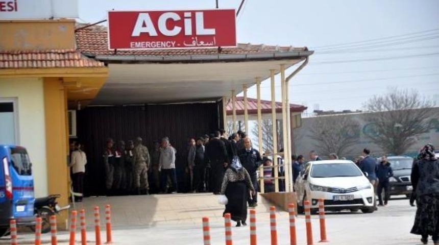 Suriye'den A&ccedil;ılan Ateşle 1 Asker Şehit (2) - Yeniden