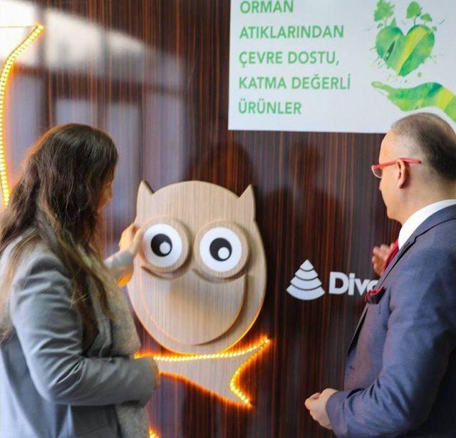 Divapan’a Rektör Çakar’dan Teşekkür Plaketi