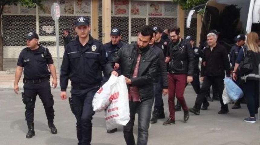 'bylock' Kullanan Polisler Adliyeye &Ccedil;ıkarıldı