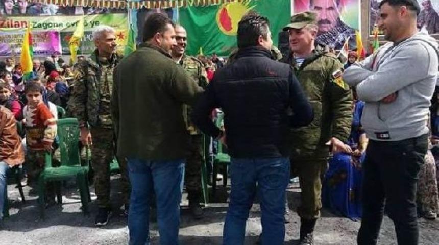 Rus Askerleri, Halep'te Nevruz'da Ypg Ve Ypj Bayrakları Ile Poz Verdi
