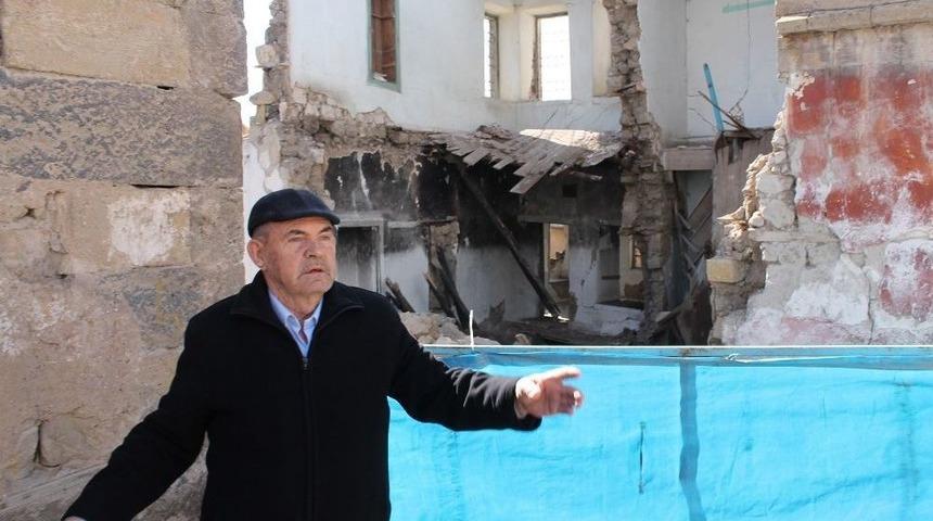 Koruma Altındaki Evler Yağış Nedeniyle Yıkılıyor