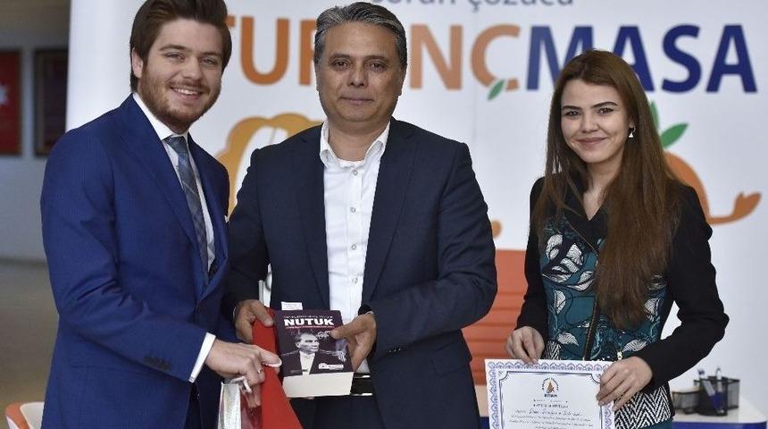 Başkan Uysal, Nutuk Hediye Etti