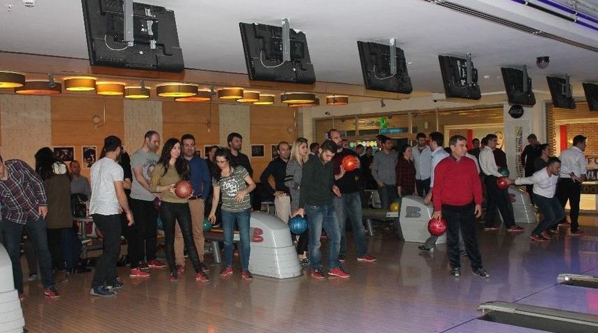 Uedaş &Ccedil;alışanları Bowling İle Stres Attı