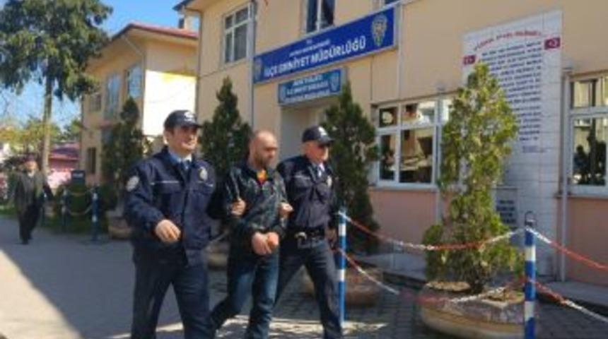 Akyazı’da Çok Sayıda Hap Ve Esrar Ele Geçirildi