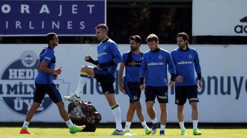 Fenerbah&ccedil;e G&uuml;n&uuml; Tek Antrenmanla Tamamladı