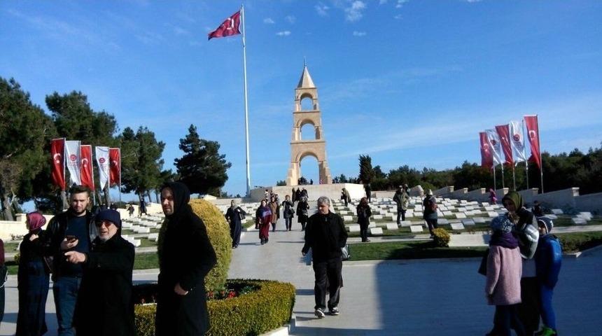 Bilgievi &Ouml;ğrencilerinden Zaferin Yıld&ouml;n&uuml;m&uuml;nde &Ccedil;anakkele &Ccedil;ıkartması