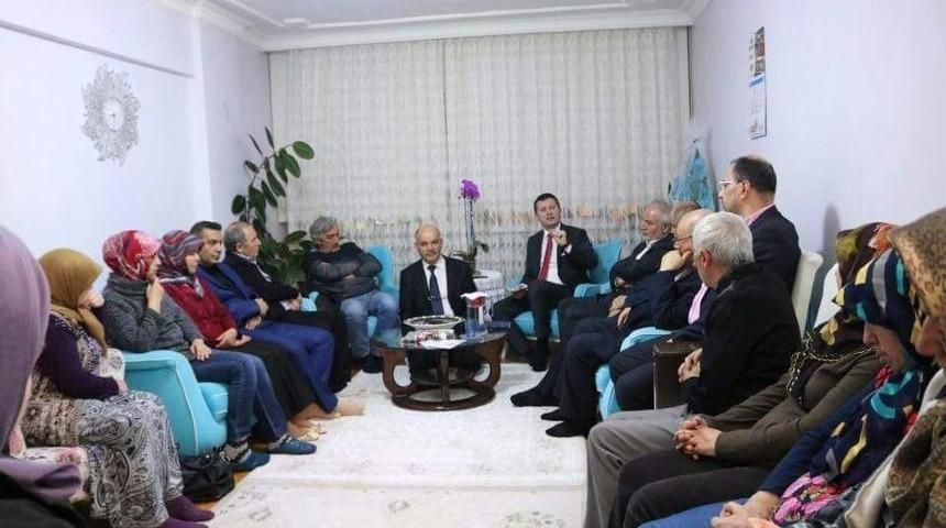 Ak Parti Odunpazarı Teşkilatı Vatandaşlara Halk Oylamasını Anlatıyor